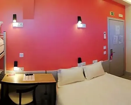 Hostel &